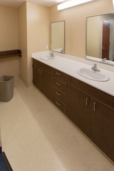 Single suite bathroom